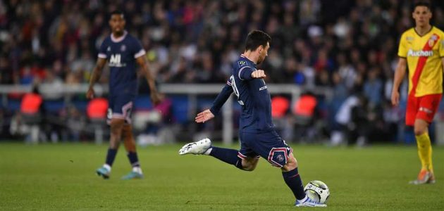 مدرب سان جيرمان: طلبت من الفريق اللعب لـ ميسي.. وحررته من الواجبات