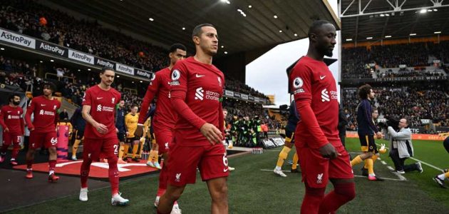 تشكيل ليفربول – صلاح يقود الهجوم أمام إيفرتون.. وعودة الثلاثي المصاب على الدكة