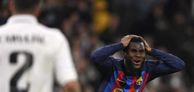 كيسي يكشف ما قاله لأنسو فاتي بعد منعه من التسجيل ضد ريال مدريد